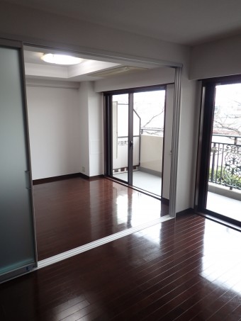 スクリーンウォールとこだわりの内装・設備リフォーム